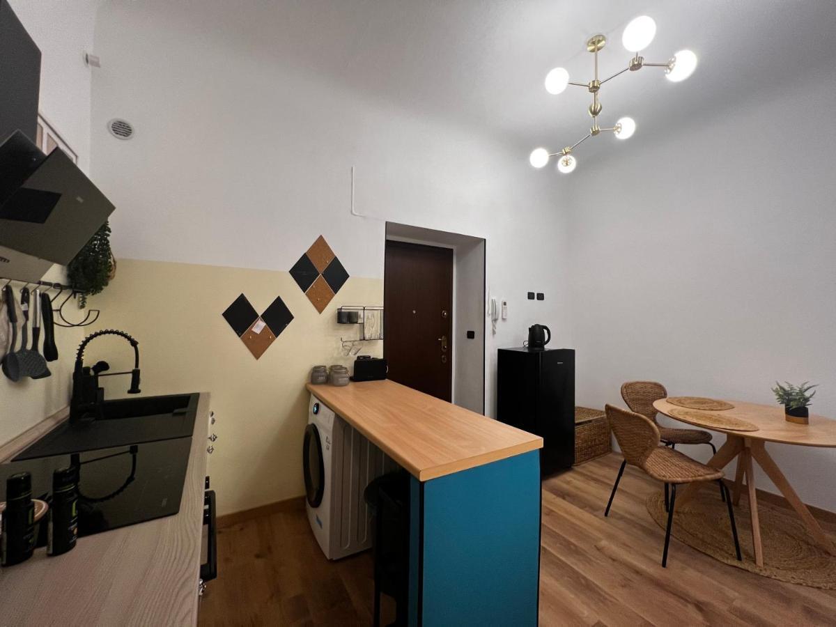 Regina Milano Ai Navigli - Sky Tv, Wifi And Breakfast Box Lejlighed Eksteriør billede