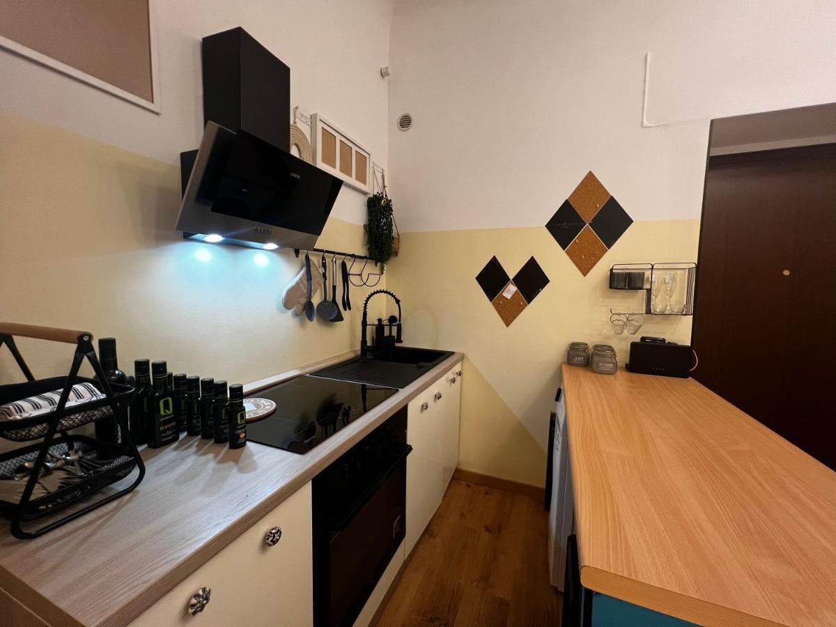 Regina Milano Ai Navigli - Sky Tv, Wifi And Breakfast Box Lejlighed Eksteriør billede