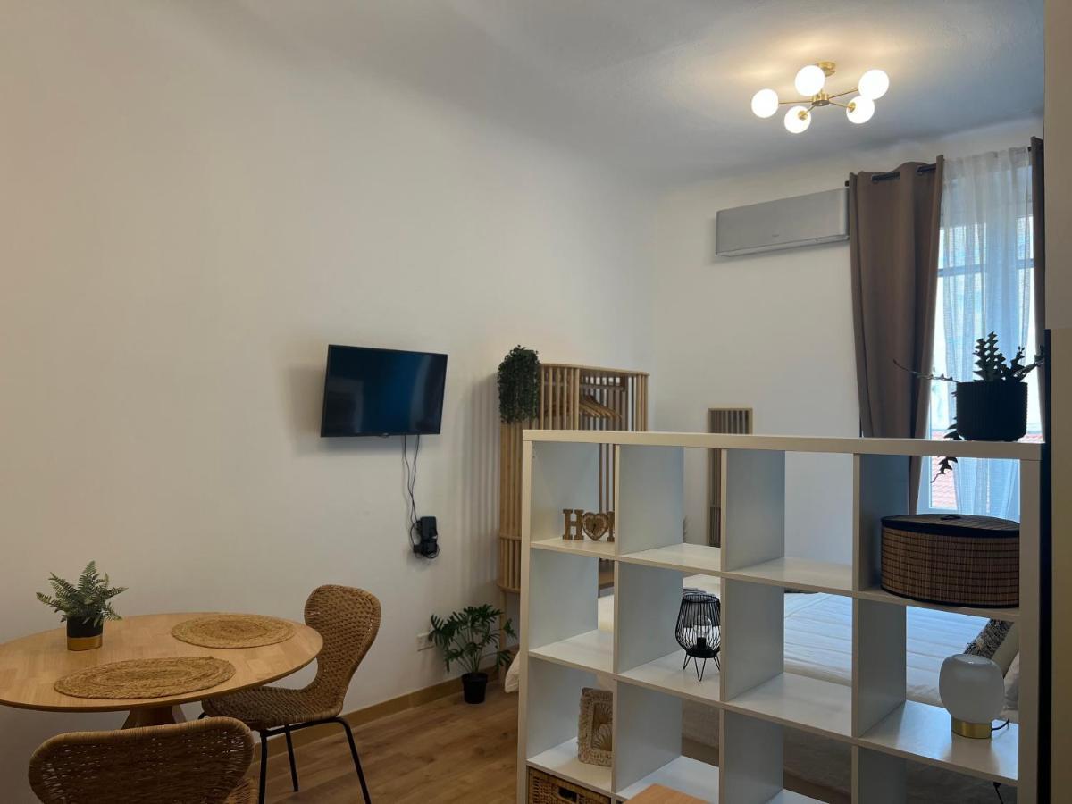 Regina Milano Ai Navigli - Sky Tv, Wifi And Breakfast Box Lejlighed Eksteriør billede