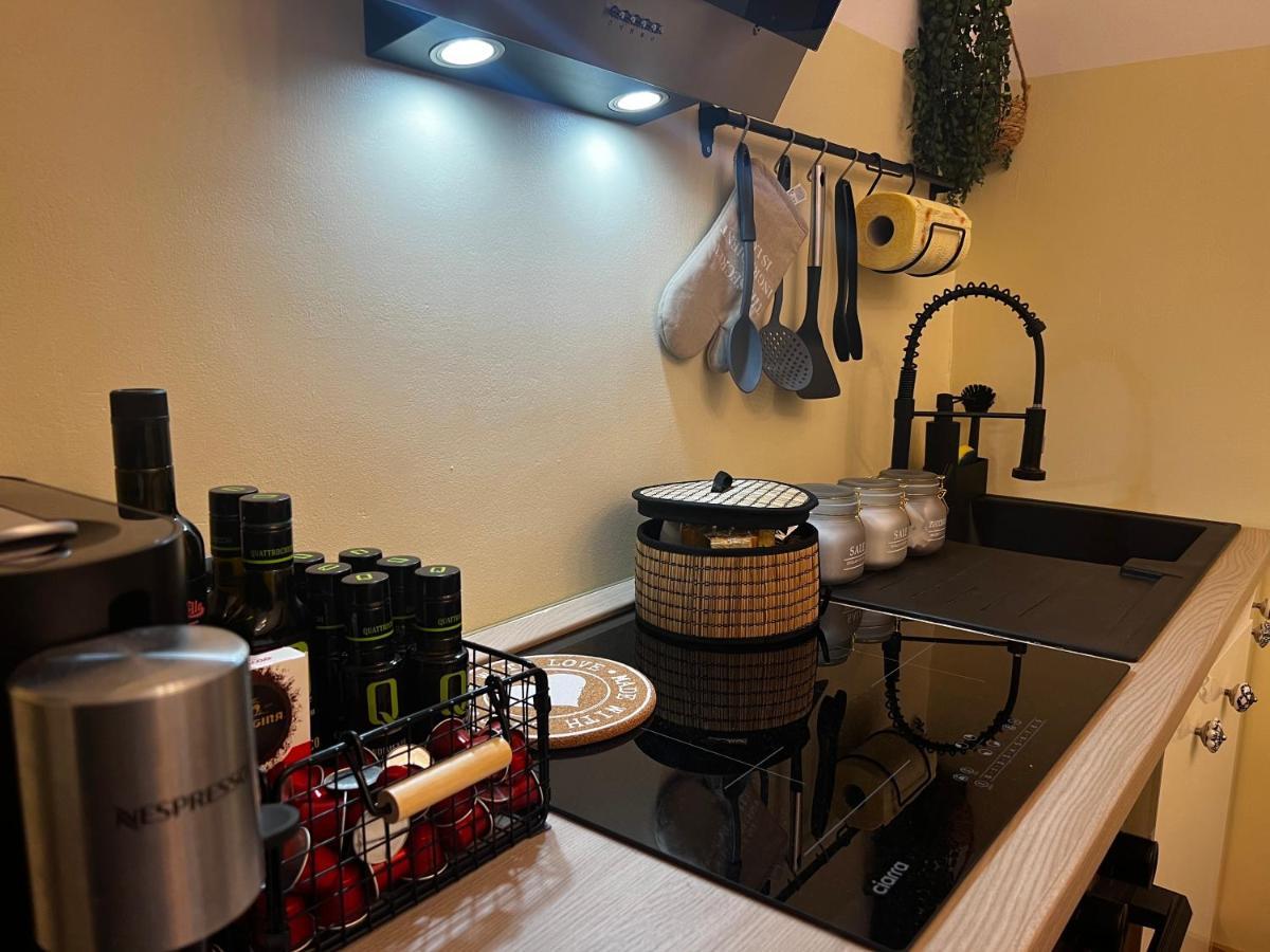 Regina Milano Ai Navigli - Sky Tv, Wifi And Breakfast Box Lejlighed Eksteriør billede